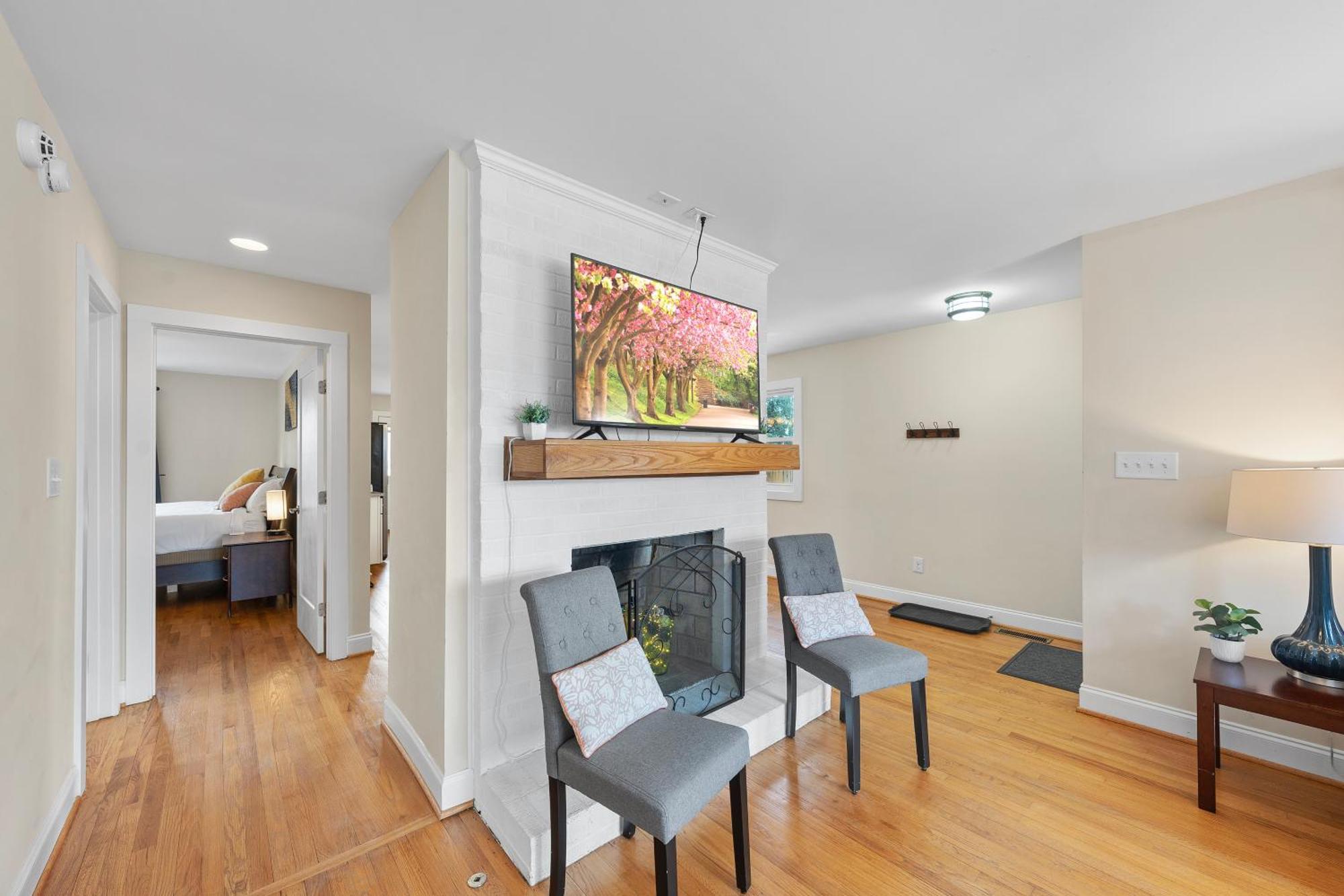 Charming Dt 3-Bed Bungalow With Fenced-In Yard Ρόλι Εξωτερικό φωτογραφία